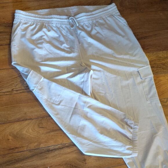 Old Navy Ivory Extra High Waisted StretchTech Cargo Jogger Pants Plussize 3X - Picture 4 of 13